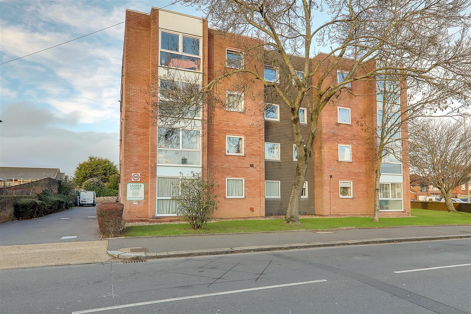Flat - Purpose Built | Northcourt Road, Worthing, BN14 | Let Agreed